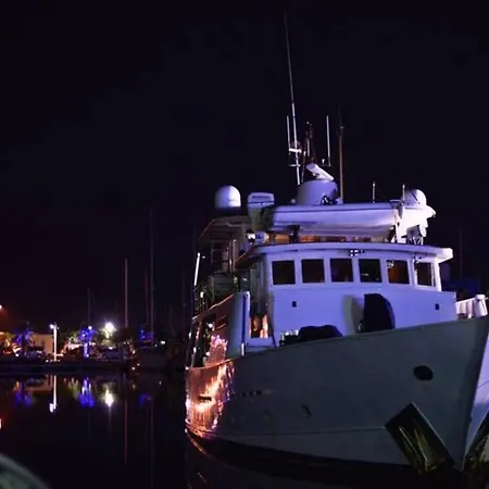 Bateau Yachting * 格吕桑