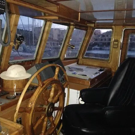 船屋 Bateau Yachting *