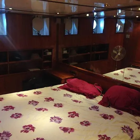 Bateau Yachting 船屋 格吕桑